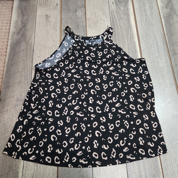 Torrid top - Picture 2 of 8